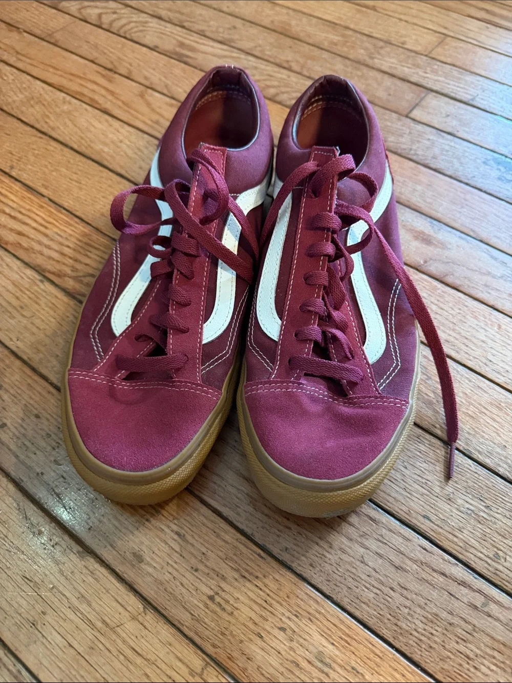 Vans Old Skool Sneakers in Burgundy and White